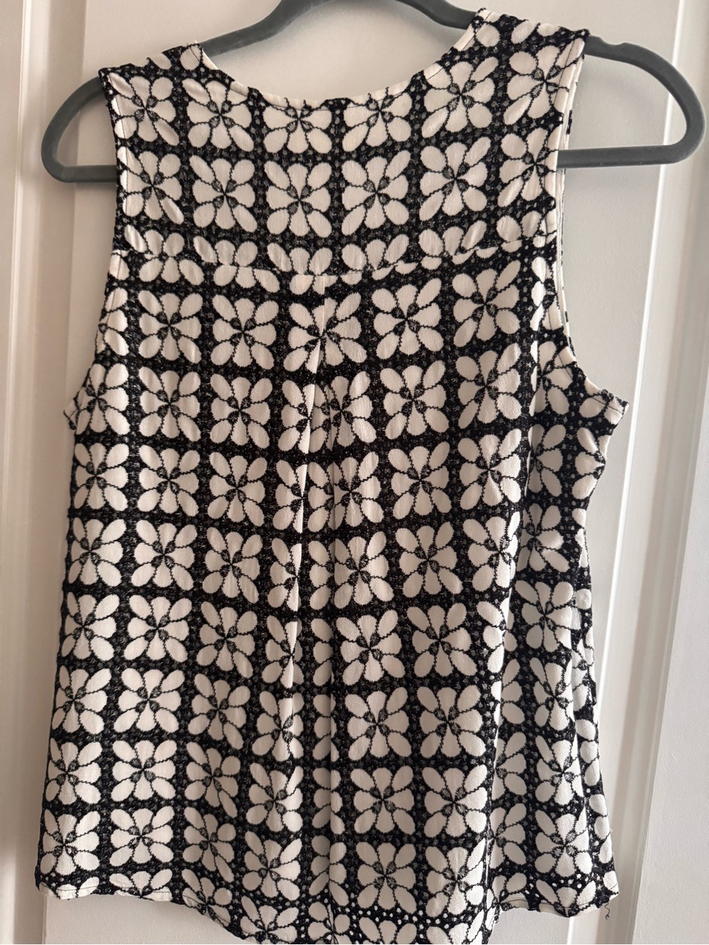 Anthropologie Black & White Floral Lace-Overlay Camisole - Picture 3 of 4